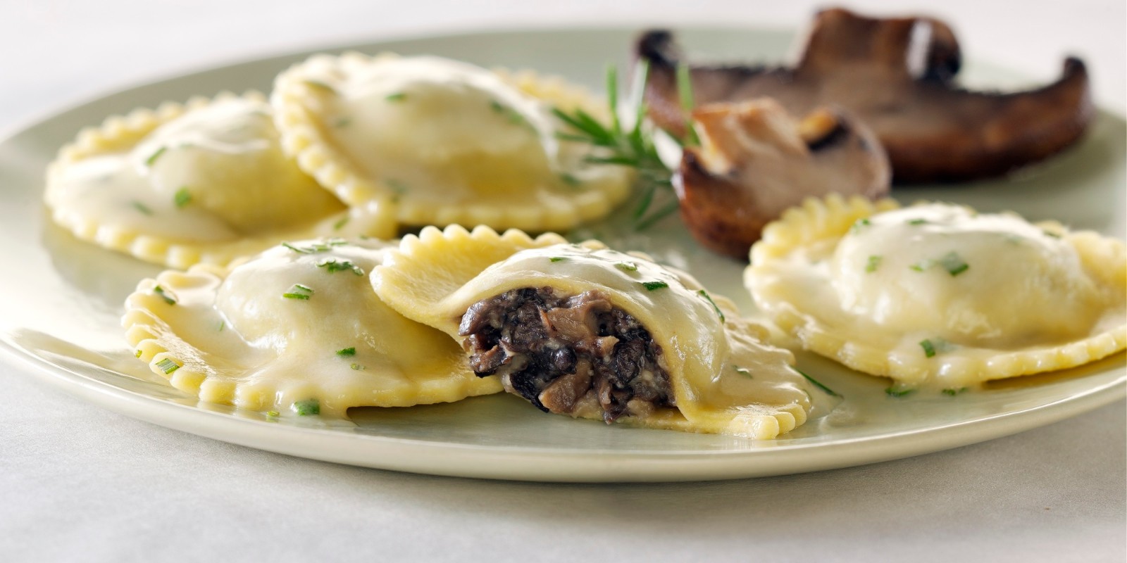 Mushroom-Ravioli-Small-Round-2000x1000.jpg